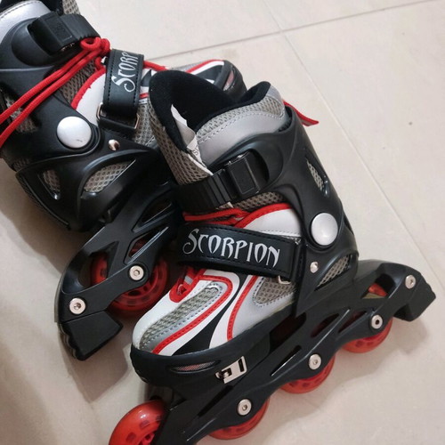 Scorpion Kids Inline Skates size 30-33 like new