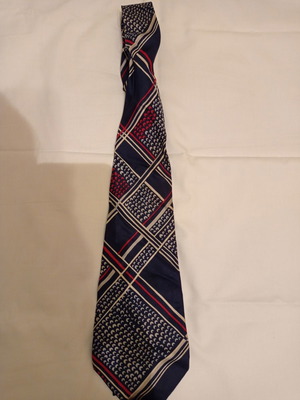 Γραβάτα μεταξωτή σε άριστη κατάσταση