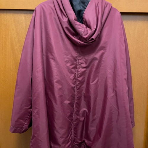Waterproof thin jacket used, large size, red and purple