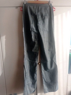 Raxevsky women's pants used, missing button