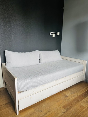 Lifetime Kidsrooms Single Bed like new, white solid pine