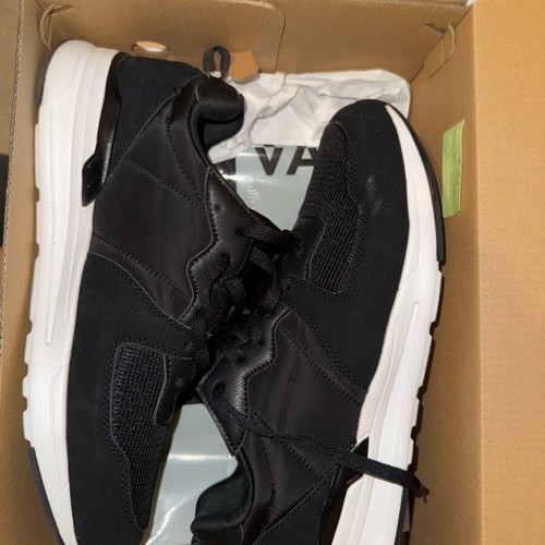 Men's Sneakers TEMI Black Size 44 like new