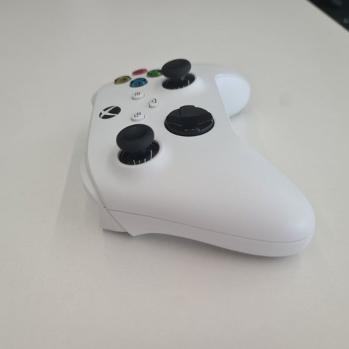 Xbox Series controller used with hall effect joysticks