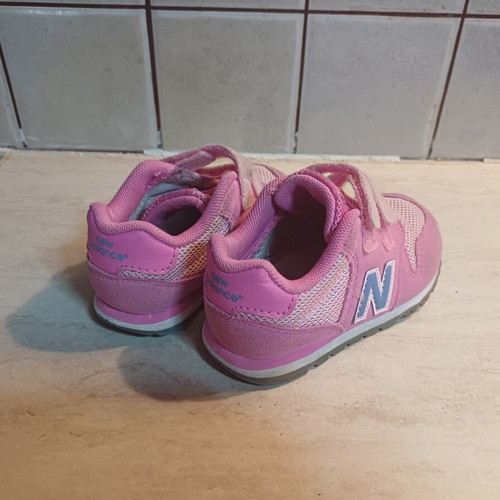 New Balance kids' athletic shoes size 23, like new, pink, double velcro