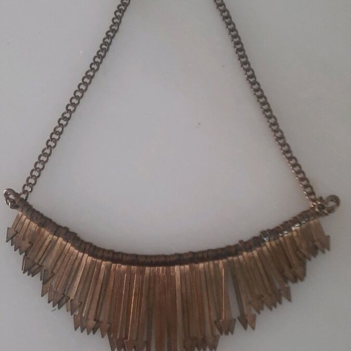 Necklace with arrows used