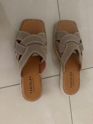 Fabiolas Collection summer slippers leather and suede, size 36, beige