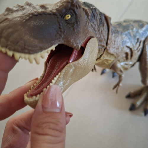 Tyrannosaurus Rex Extreme Damage Jurassic World figure like new