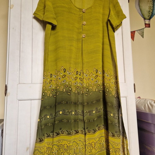 Kaftan Large new, green with paisley pattern