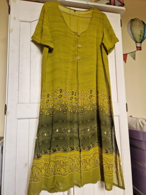Kaftan Large new, green with paisley pattern