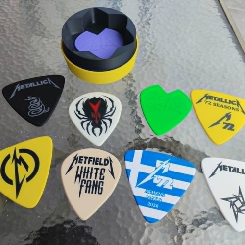 Metallica oversized pucks set with storage box and personalized message new