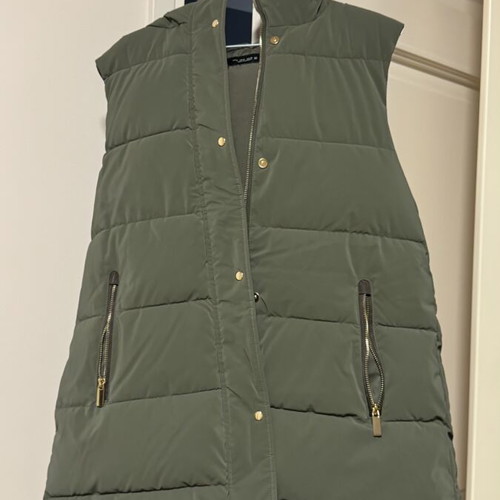 Zara sleeveless jacket medium, olive green