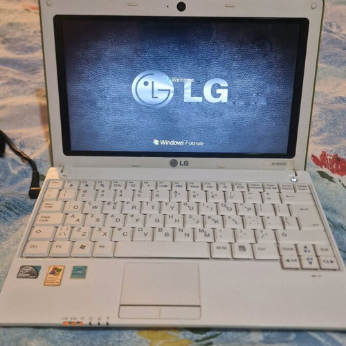 LG X120 laptop used with Intel Atom N270, 10.1 inch screen, WiFi, camera