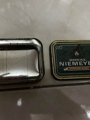Metal Royal Niemeyer tin box used, 1970s vintage