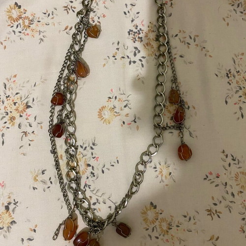 Necklace chain with precious stones like new, orange and silver