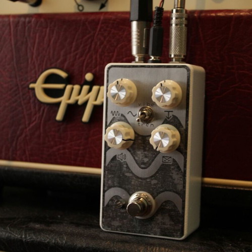 Tremolo Vibe pedal like new with speed, depth, volume and envelope control