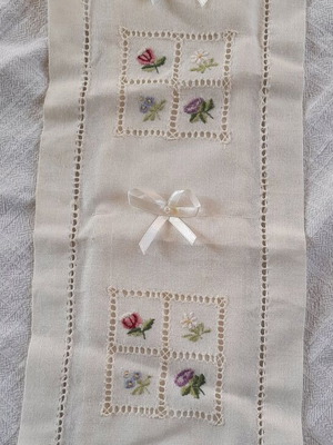 Fabric vintage holder for 2 toilet paper rolls with beautiful embroidery new