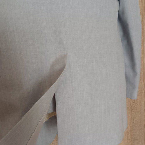 Alta Moda men's suit new with tags, silver, summer fabric