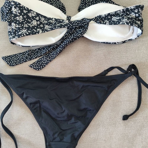 Floral bikini with removable padding like new, black and white