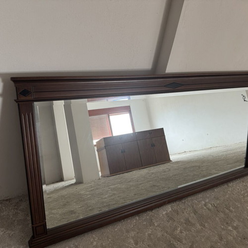 Furniture set like new with corner leather sofa and dining table