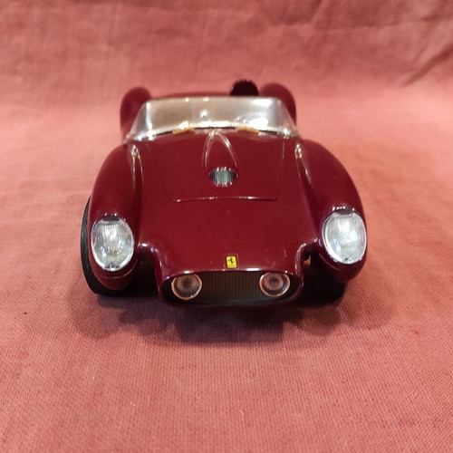 Ferrari 250 Testa Rossa 1958 metal model scale 1:18 new