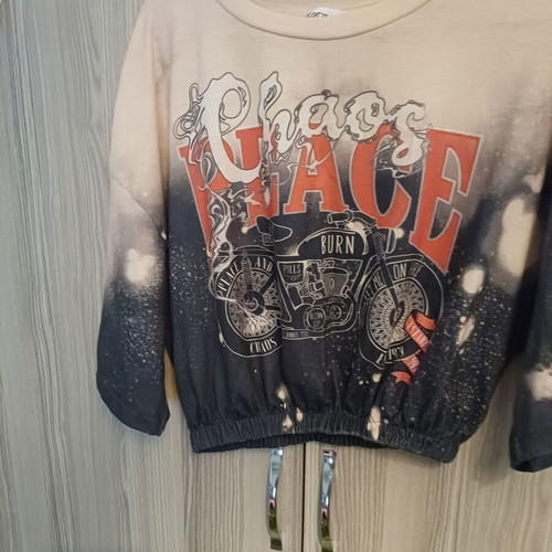 Peace and Chaos top like new, one size, beige multicolor