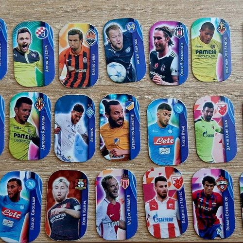 Football tazos season 16-17, excellent condition, small and large