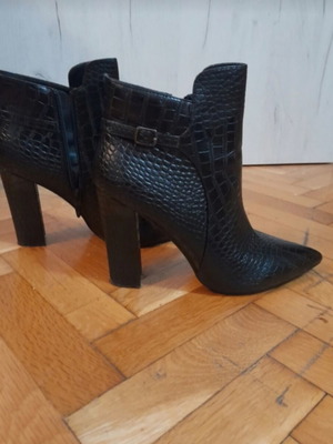 Leather ankle boots with heel, black, size 40