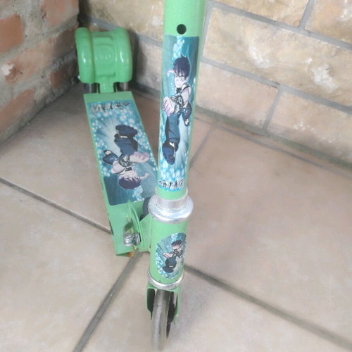 Children's scooter used in good condition