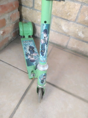 Children's scooter used in good condition