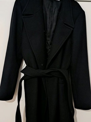 Zara coat XL black new with belt and pockets