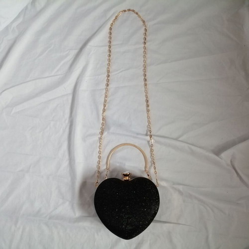Elegant Heart-Shaped Shoulder Bag new, black