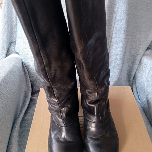 Vic Matie' leather knee-high boots like new, black size 37