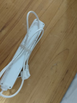 Power strip 6 outlets with switch like new
