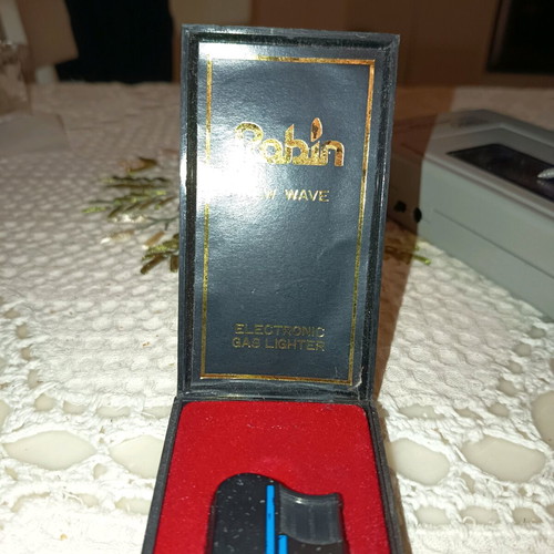 Robin gas lighter new with blue hearts in case