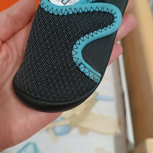 Children's beach shoes new, size 20 boys