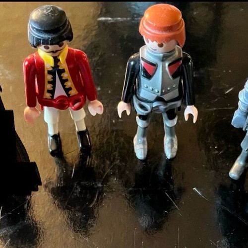 Playmobil 3 figures used, pack