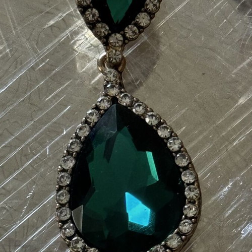 Earrings with emerald stones and rhinestones, new