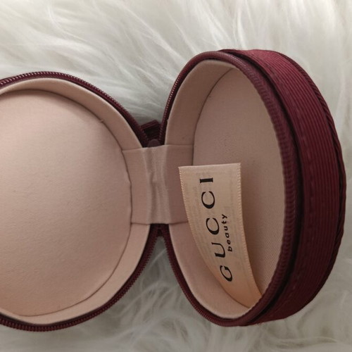 Gucci Beauty round cosmetic case, burgundy