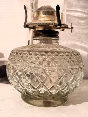 Carved glass oil lamp like new