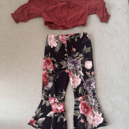Baby clothing set for 9-12 months like new