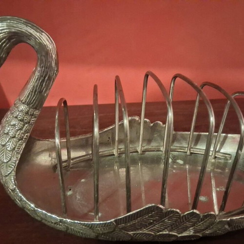 Vintage Art Nouveau Metal Swan Toast Holder like new