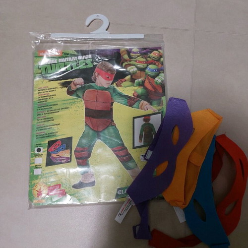 Teenage Mutant Ninja Turtles costume with 4 masks like new