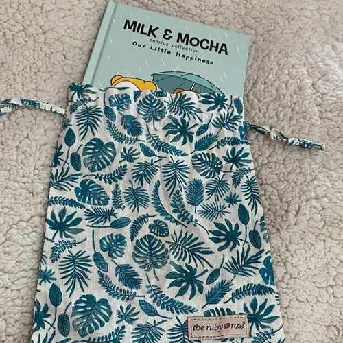Book case like new, multipurpose fabric pouch