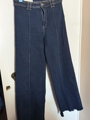 Women's jeans dark blue slim top wide bottom like new, size M