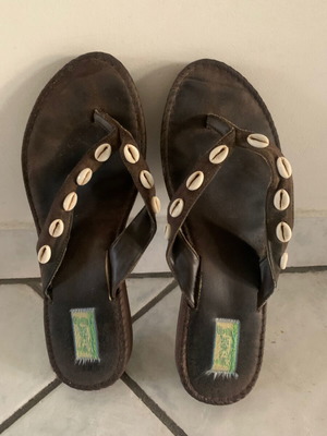 Flip flops with shells used, size 41, brown