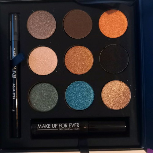 Make Up Forever eyeshadow set new