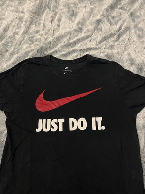 Nike T Shirt μεταχειρισμένο, μέγεθος L, μαύρο