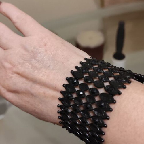 Metal black elastic bracelet like new