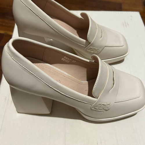 Modern women's shoes new size 37 beige