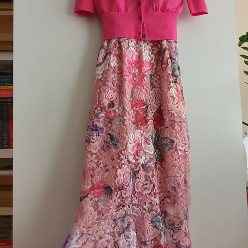 Lace dress with flowers size S new, multicolor